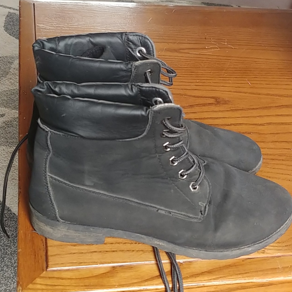 Combat boots lace up